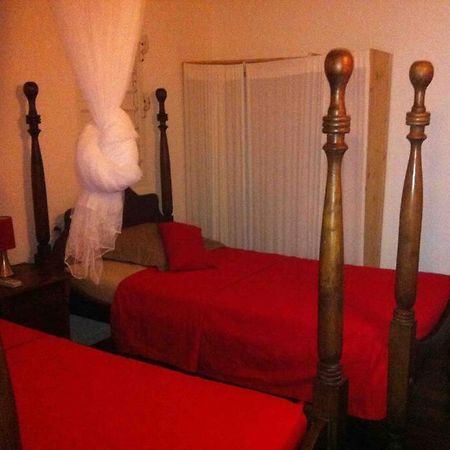 Nogent Sainte-Rose: Villa Avec Piscine Privee エクステリア 写真